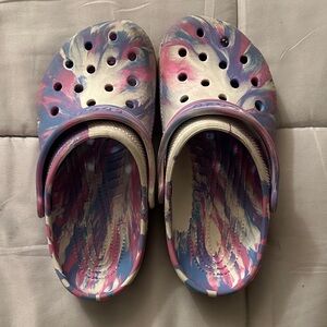 CROCS Kids Multicolor Swirl Slippers